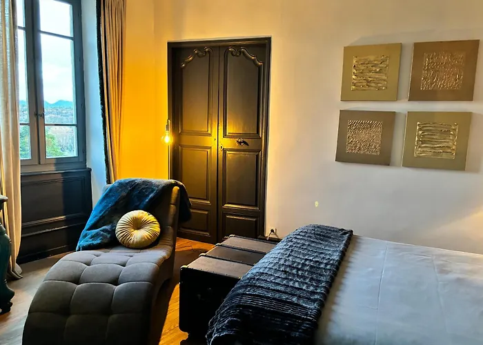 Grignan Hotels