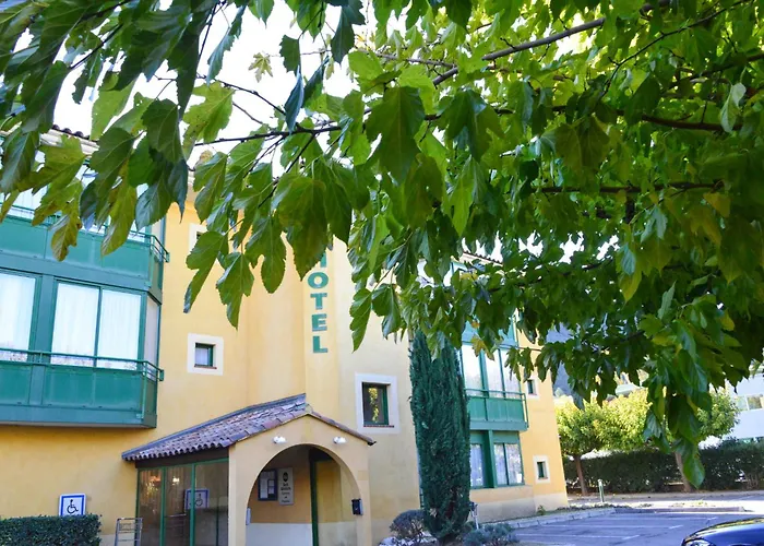 Sure Hotel By Best Western Gemenos En Provence