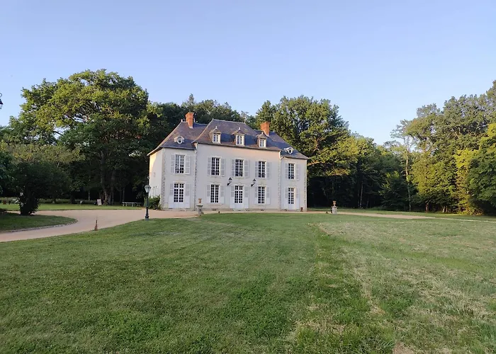Charnay Plaisance, piscine, les chambres du chocolatier Daniel Mercier Vierzon