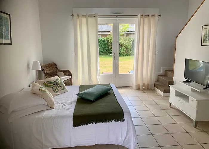 Hotel La Sapinière à Saint-Laurent-sur-Mer