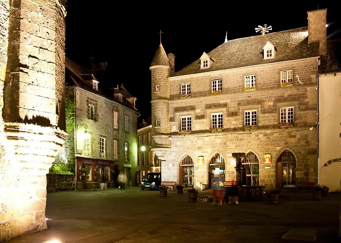 Hôtel des Remparts Salers