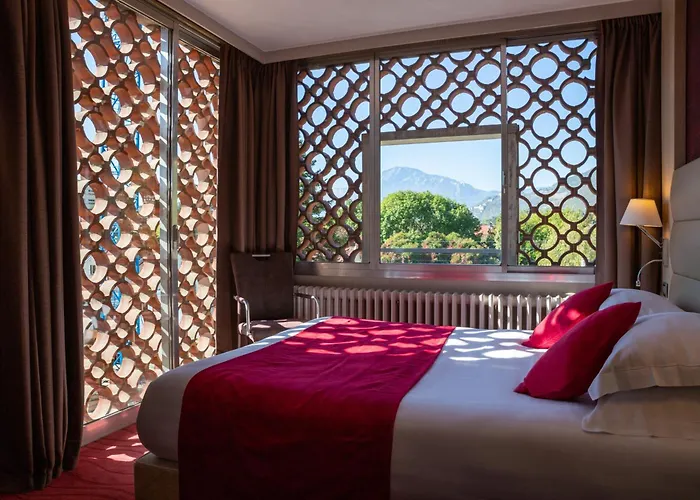 Hôtel Les Trois Roses, Meylan Grenoble The Originals Boutique