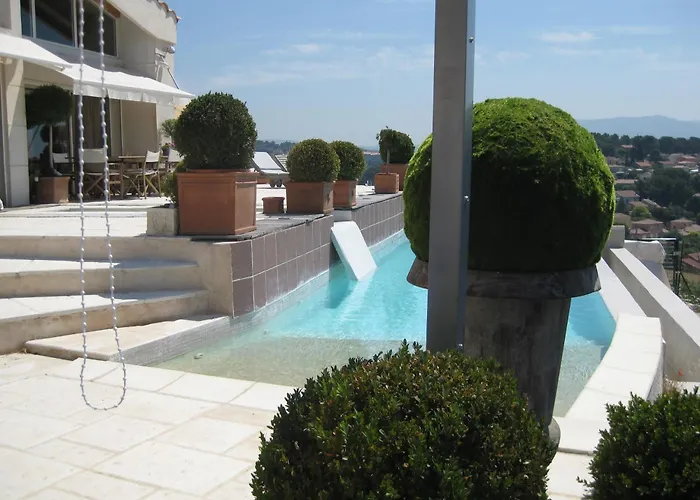 La Villa Blanche Marseilles