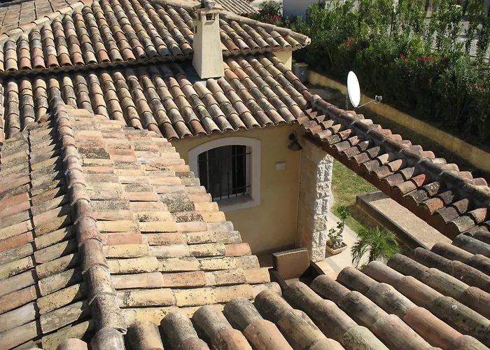 Chambre D'Hotes "La Bastide Des Eucalyptus" Antibes