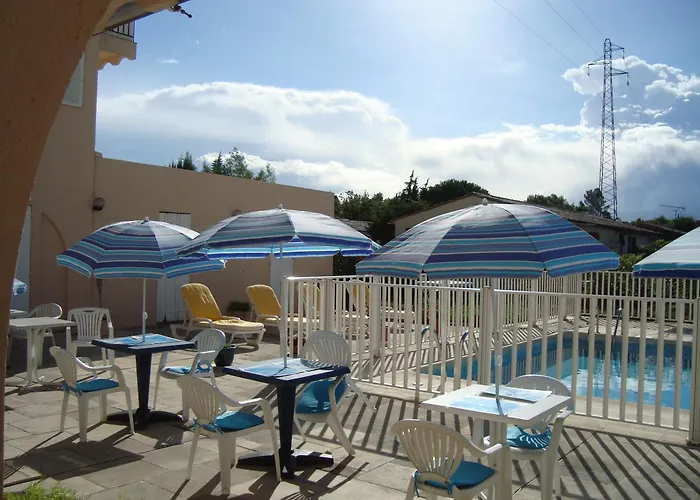 Hôtel de la Poste Piscine Peymeinade