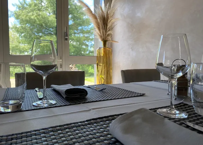 Verdun-sur-Meuse Hotels