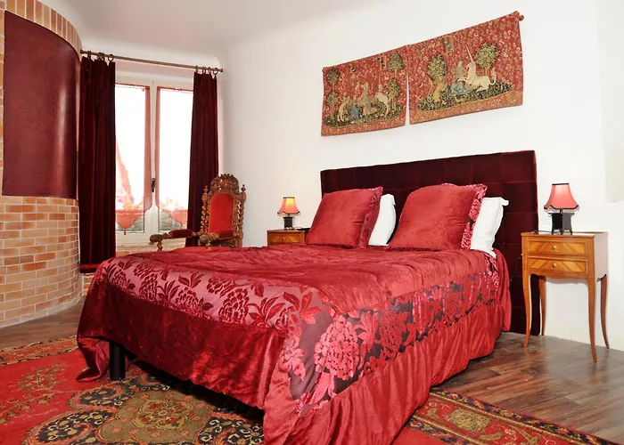 Hotel La Tour Sully-sur-Loire
