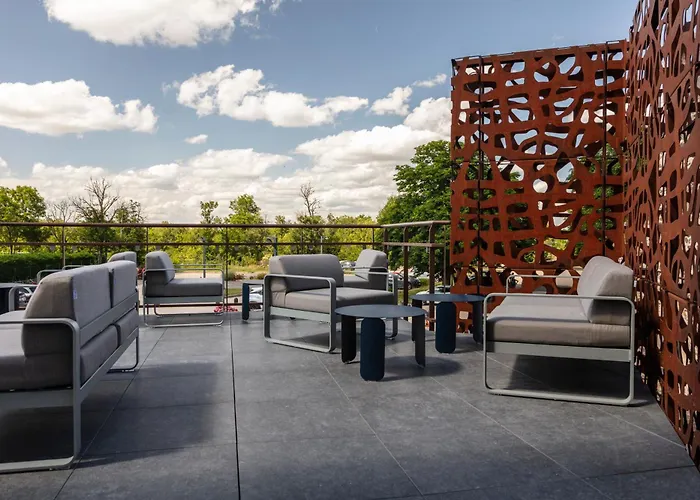 Hôtel Origines par Adrien Descouls Le Broc 