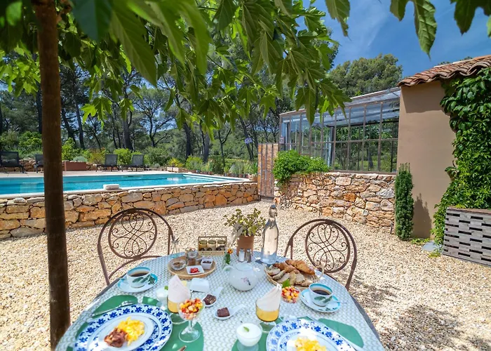 Les Pieds Tanqués - Bed&Breakfast-Spa Saint-Cyr-sur-Mer