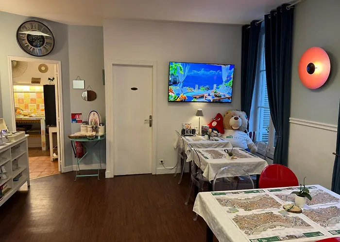Bordeaux Family Hotels near 