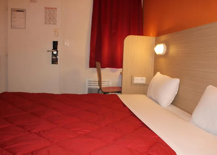 Premiere Classe St Quentin en Yvelines Elancourt Trappes