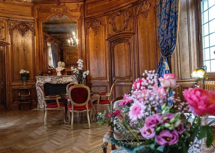 Saint-Vincent-de-Cosse Hotels