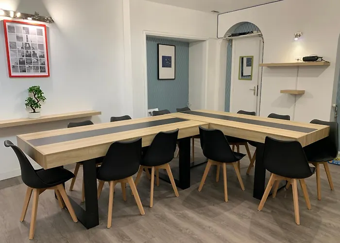 Alyss Saphir Cambronne Eiffel Paris