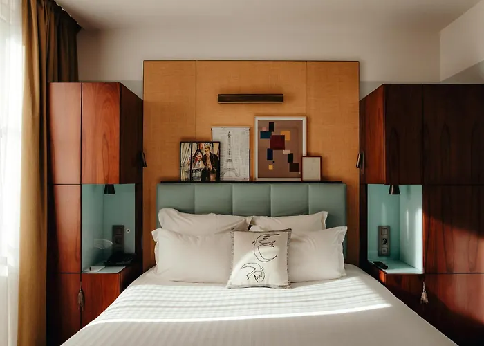 Hotel Eiffel Blomet Paris