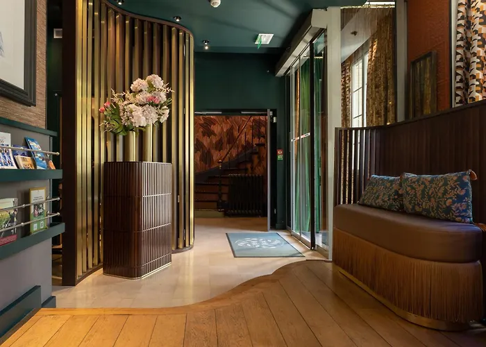 Elsa, Hotel Paris By Collection Vesper