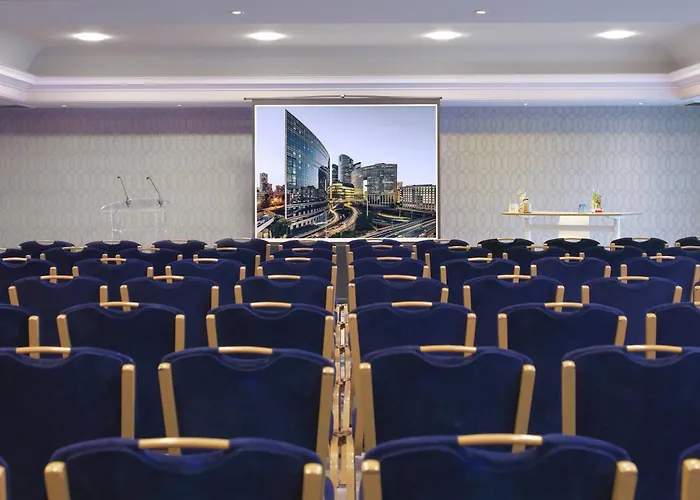 Puteaux Hotels
