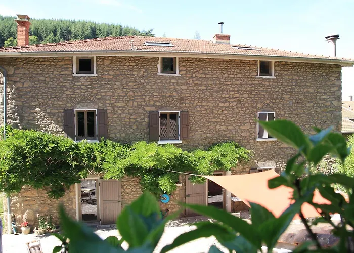 Hôtels à Yzeron