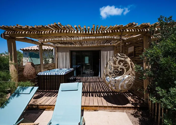Le Hameau Des Pesquiers Ecolodge&Spa, Curio Collection By Hilton Hyères