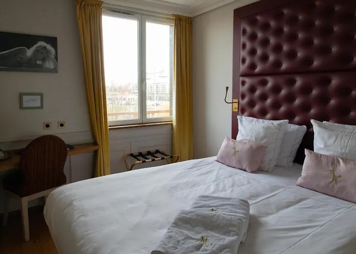 Aux waterzooi Hôtel Merveilleux côté port Dunkirk