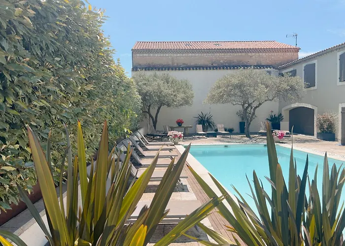 Hotel Logis Les Magnanarelles à Maussane-les-Alpilles