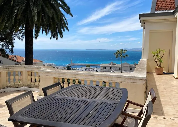 PALMERAIE - Magnifique appartement d'époque avec Vue Mer 4 personnes avec terrasse Le Port Nice