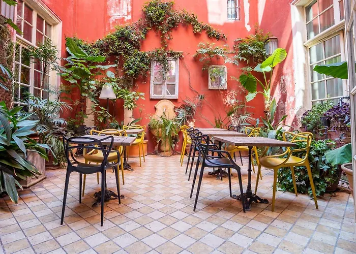 Hotel Amphitheatre Arles