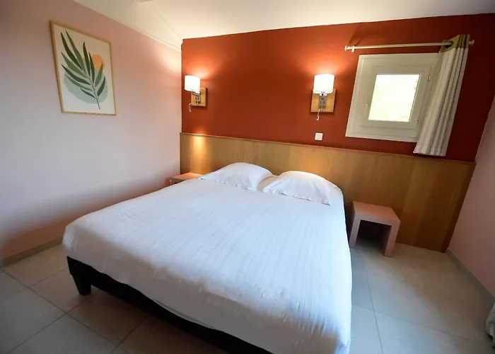 Le Mas Des Aigras - Hotel & Restaurant De Charme En Provence Orange 