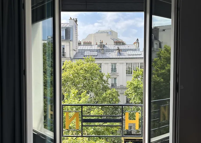 Hotel Nude Paris - Color Vision