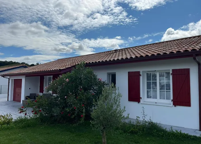 Maison Gure Zerua, Pays Basque Cambo-les-Bains avec Piscine