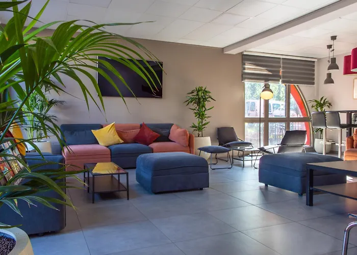 Hôtel l'Amandier Nanterre