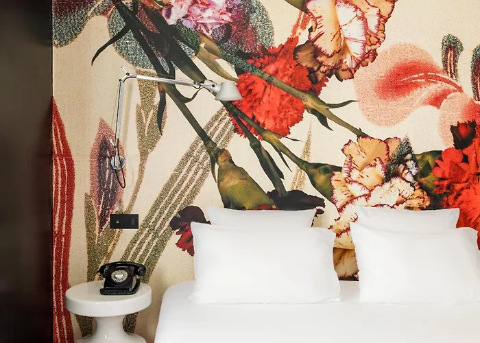Hotel Du Petit Moulin, Haute Couture Hotel By Lacroix Paris