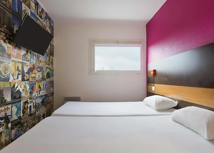 Hotel F1 Maurepas