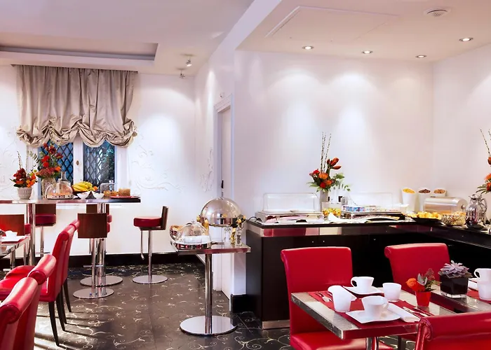 Hotel Ares Eiffel Parigi Con una pista da Golf
