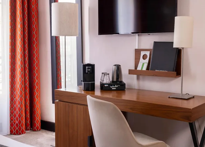 Hotel Elysees Bassano Paris
