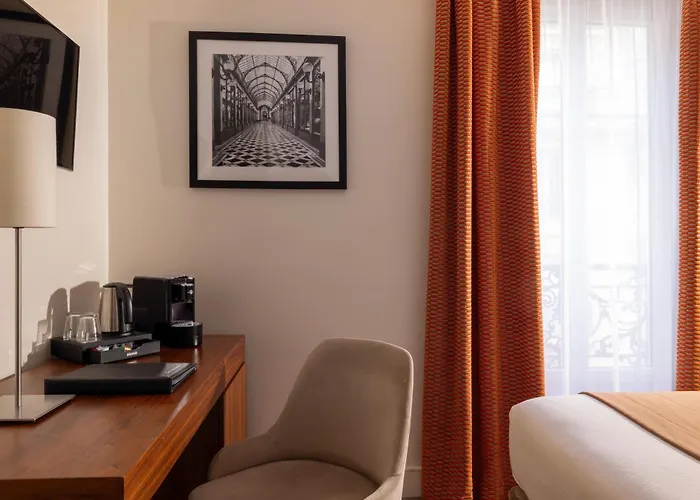 Hotel Elysees Bassano Paris