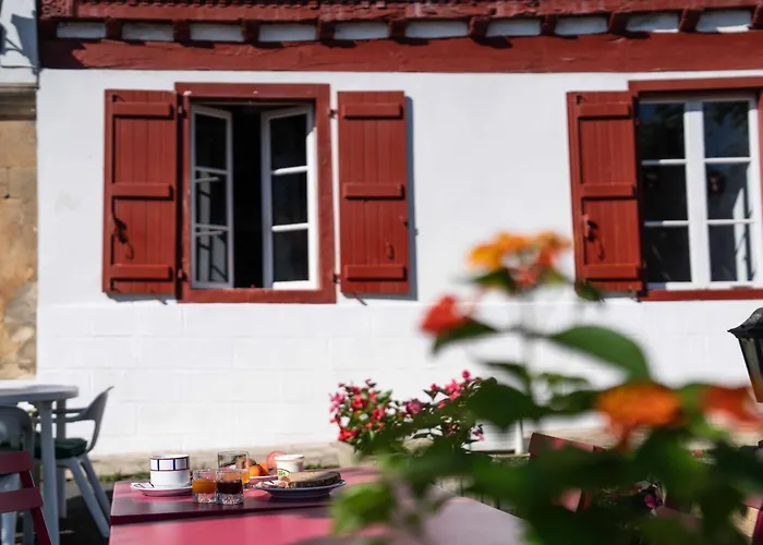 Logis Hôtel Baratxartea Sare