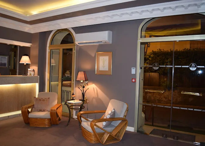 Pet Friendly Hotels near Saint Roch SNCF in Nice