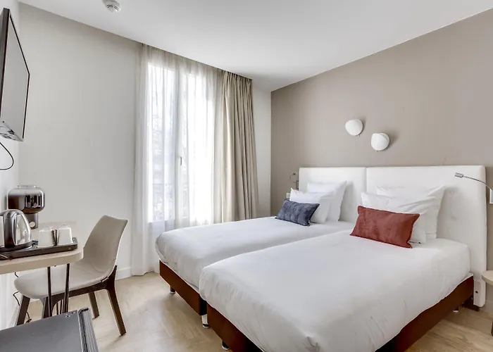 Hotel Courseine Courbevoie