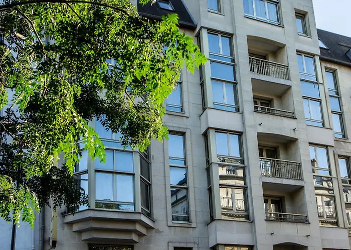 Boutique Royal Garden Champs-Elysees Paris