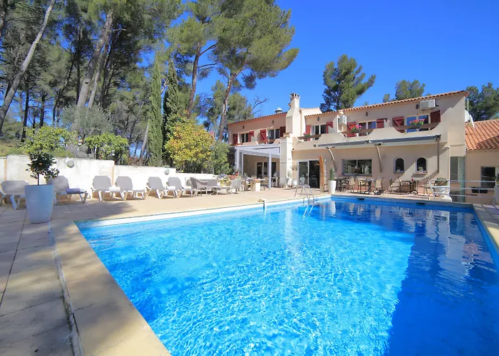 Hotel Domaine De L'Oustalia Aix-en-Provence