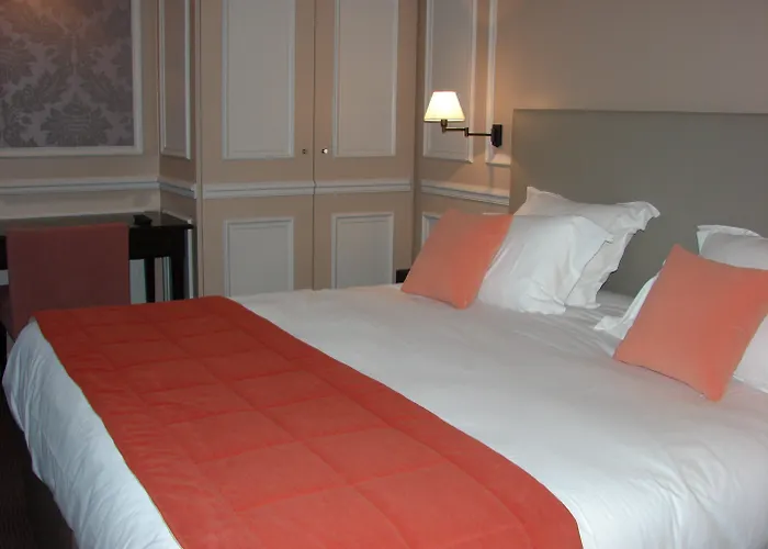 Hotel De L'Universite Paris