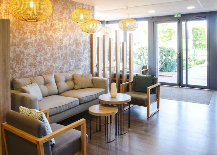Contact Hotel Le Provencal Bordeaux Lac admite animales