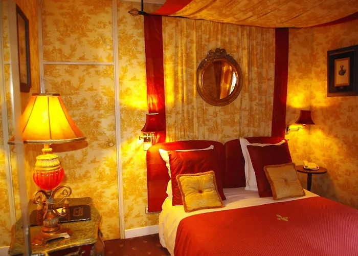 Saint-Laurent-des-Arbres Hotels