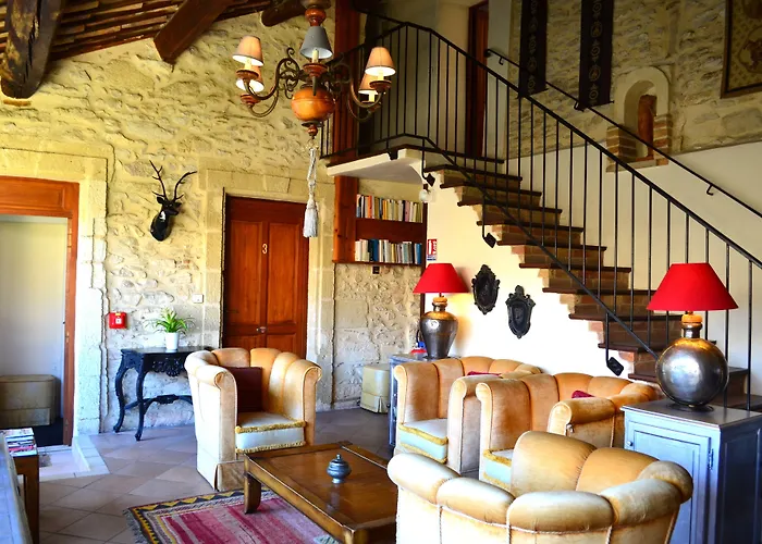 Saint-Laurent-des-Arbres Hotels