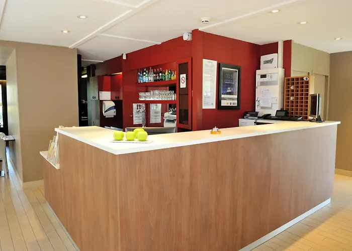 Saintes Hotels