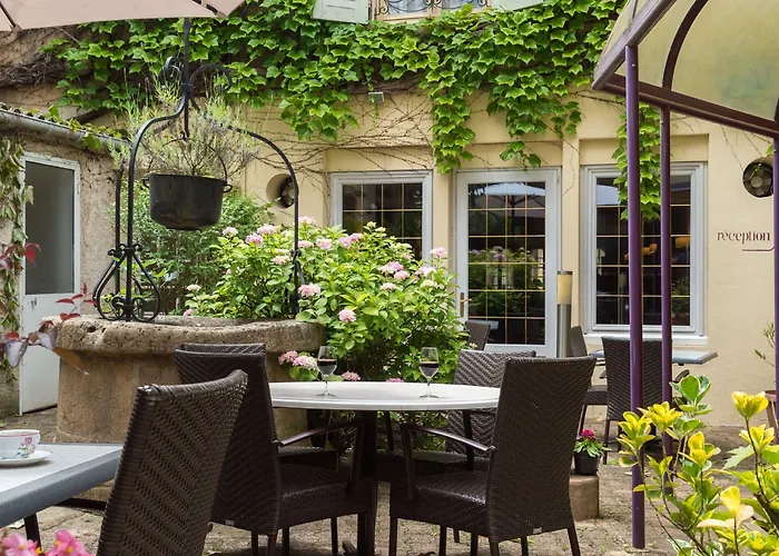 The Originals Boutique, Hostellerie des Trois Pigeons, Paray-le-Monial 