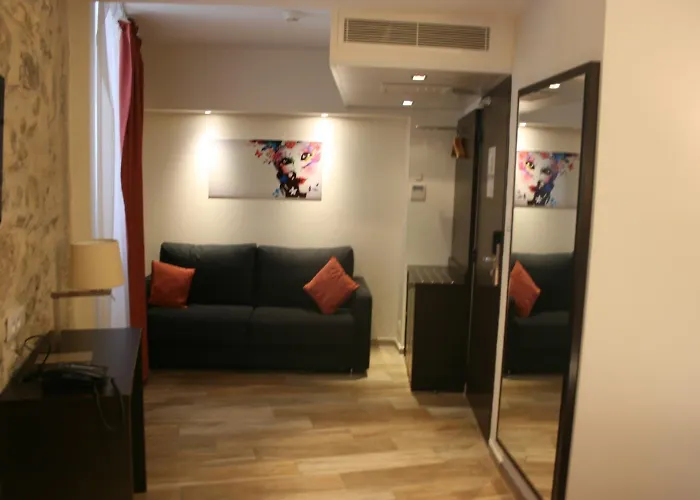 Central Hotel Nimes
