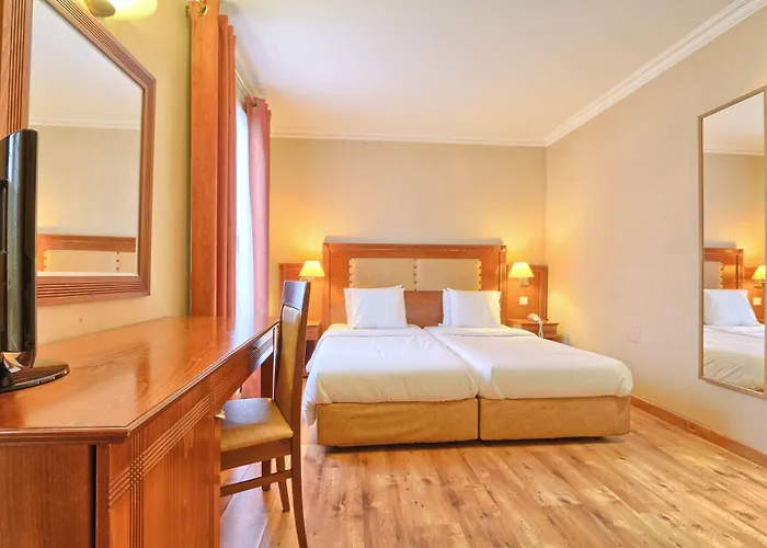 121 Paris Hotel