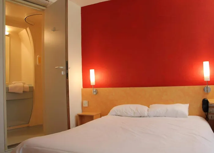 Tulle Hotels