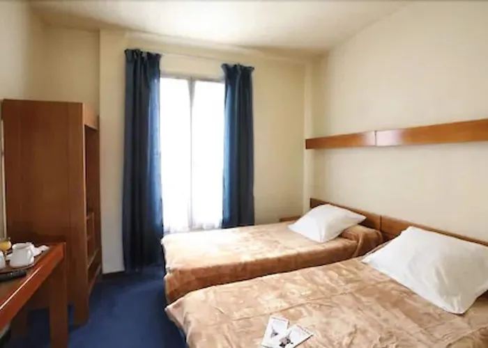 Nouvel Hotel Paris 18